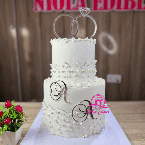 Elegant One-Tier Wedding Cake - Image 2